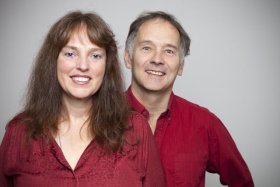 Susanne-vorn-+Roger-Teamfoto.jpg